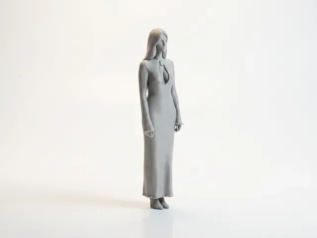 Night Gown Lady Figurine Female Figure 3D Printable — Фото 3 из 5
