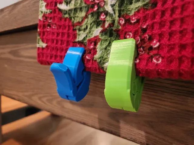 Curvy Cam Lock Bag Clip — Image 3 of 9