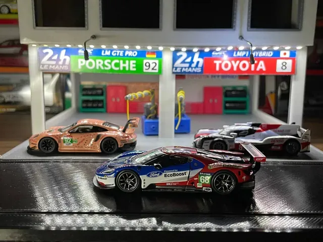 Racing Pit Garage/Building for Hot Wheels & 1/64 Scale Cars — Image 4 of 11