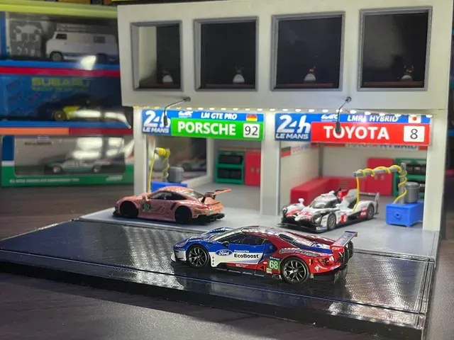 Racing Pit Garage/Building for Hot Wheels & 1/64 Scale Cars — Image 10 of 11