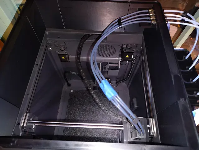 Rear right corner w/ added inner PTFE tubes shelf (to keep the inner 4 x PTFE tubes straight and level at connectors exit, to avoid jams there) for CC1 Canvas Relocation & Riser project (replaces "AEE_45_Deg_Corner_RR_PTFE" no LED part in origin project) — Фото 32 из 34