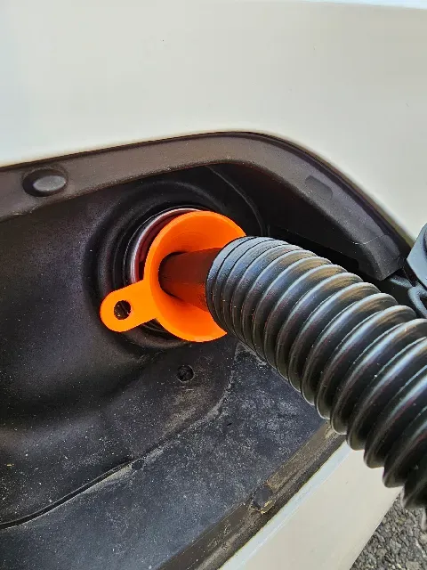 Funnel For Diesel Engines / Trychtýř Pro Naftové Motory