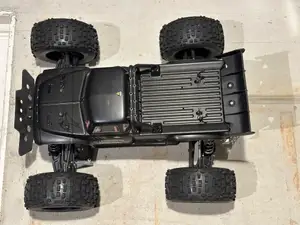 Arrma Notorious, Outcast 6S RC Car Wall Mount