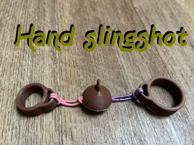 Hand slingshot