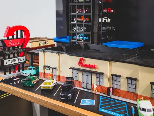Chick-fil-A Model Set - 1:64 Scale Diorama — Фото 2 из 16