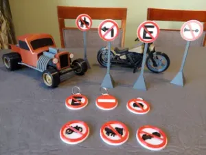 Traffic Signs (for scale models and key ring) - Set of 20 Regulatory Signs