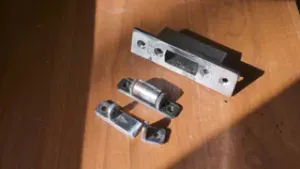 Roller door latch repair kit (with FreeCAD sources)
