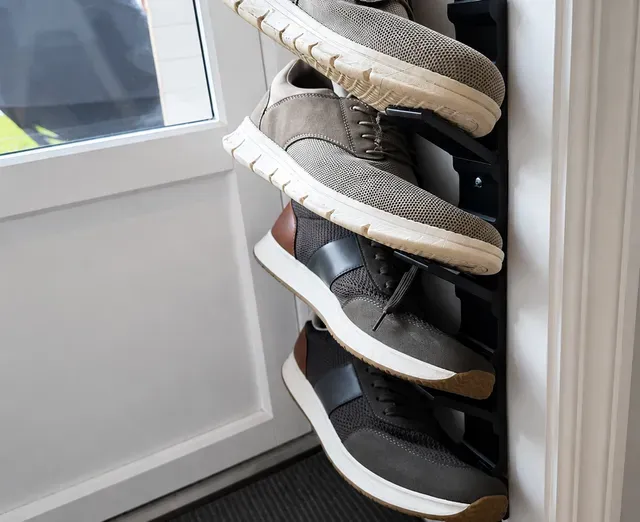 Stackable Wall-Mounted Shoe Holder – Toe-In Grip Rack — Фото 2 из 4