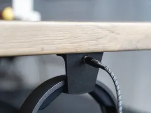 Headphone holder with headphone output (for 3.5 mm jack)