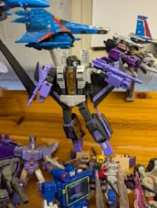 Transformers SS86 Seeker robot mode stand