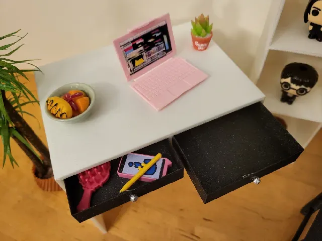 Office table and a stool for dolls 1/6 — Фото 2 из 3