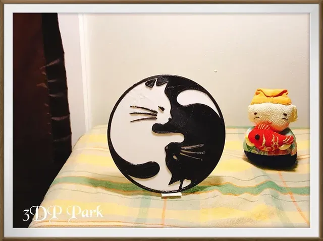 Tai Chi Cat (with holder) 太極貓