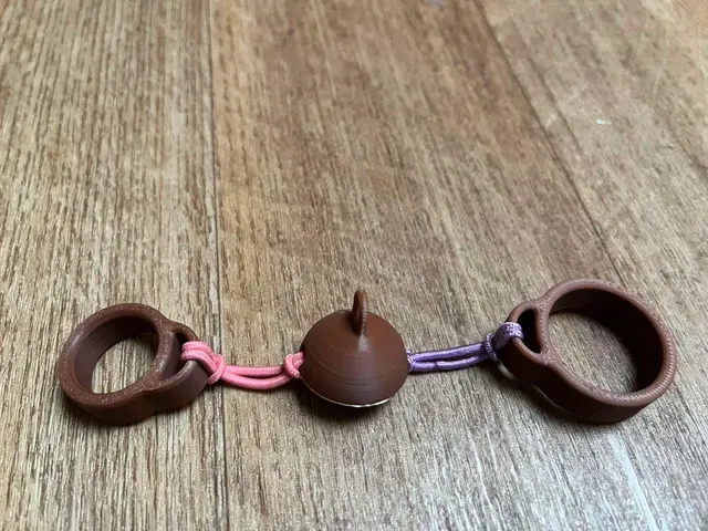 Hand slingshot — Image 3 of 4