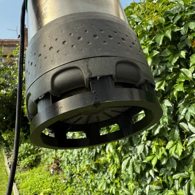 Gardena Bottom Pump Elevator: Because Nobody Likes Sucking Dirt