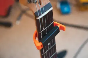 Ratcheting capo (remix)