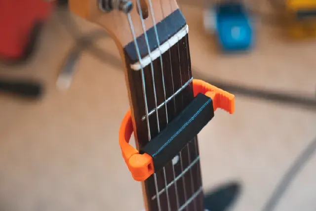 Ratcheting capo (remix)