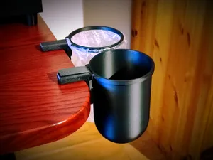 Desk trash can