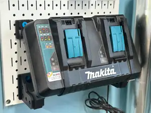 Makita DC18RD Battery Charger Wall Control mount - Version 2