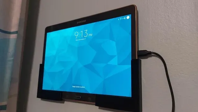 Galaxy Tab S 10.5" (SM-T800) Wall Mount — Image 2 of 9
