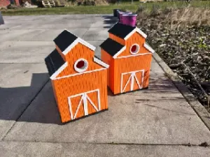 Barn style birdhouse 1
