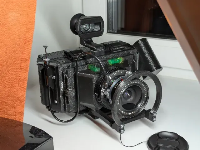 Fat Shot 617 - Medium format 6x17 modular panoramic film camera