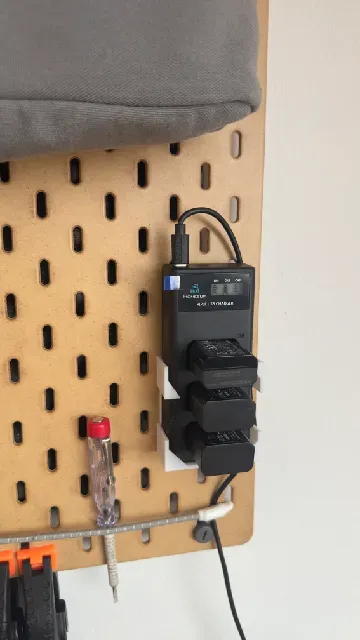 Skadis Wandhalterung für Homesuit Triple USB Charger