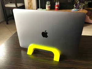 Macbook Air 13” M1 vertical stand