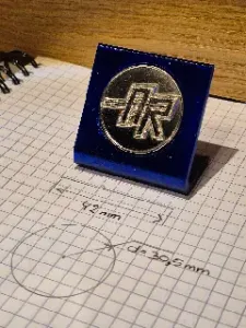 30mm Coin & Medal Display Stand – 30-Min, Print-in-place