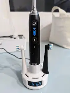 Oral-B iO 10 Toothbrush holder