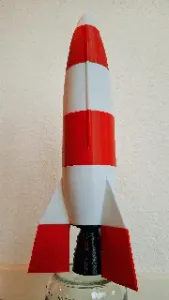 Spardose in Form einer Rakete / Money box in the shape of a rocket