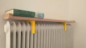 Radiator shelf bracket