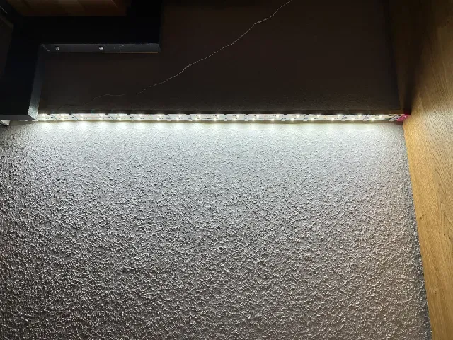 LED-Strip Holder-Clip for pure LED-Strips for 40mm Wood Strip / Doppel-Halterung für LED-Stripes für 40mm Holzleisten