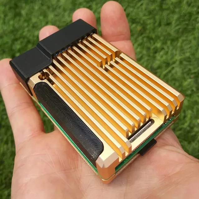 Raspberry Pi 4 ( & Pi 3) Aluminium Heatsink Case - Upgrade Covers — Image 8 of 9