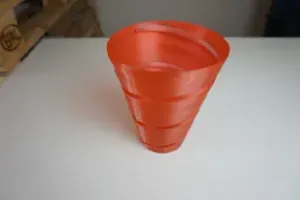 Bugged threaded Vase