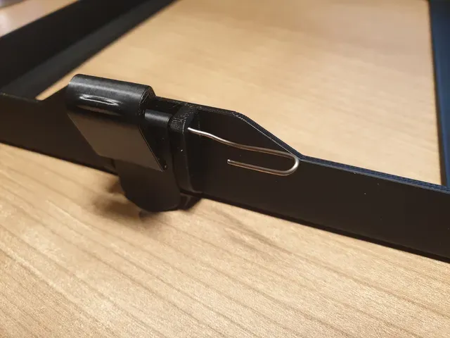 iFixit Manta Driver Kit box frame — Image 4 of 5