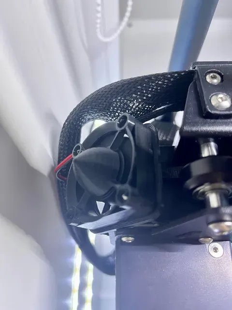 Clip'n'Cool: toolless 40mm Fan Mount / Holder for X Axis Stepper Motor of Elegoo Neptune 3 and 4 Series — Фото 3 из 13