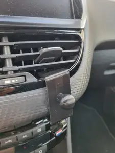 Cellphone clip for Peugeot 208