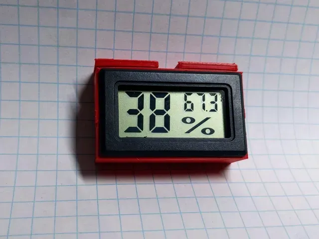Digital hygrometer mount for Sterilite container filament dry boxes — Image 2 of 7