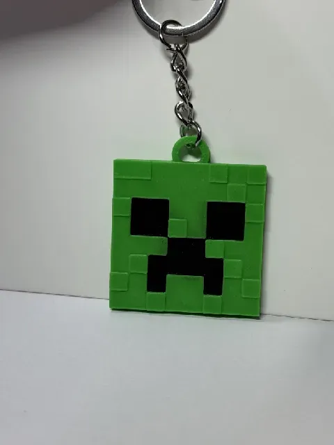 Minecraft-Inspired Creeper Keychain — Фото 4 из 6