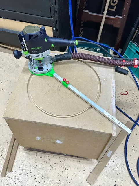 Router Circle Jig - Festool OF1400 or other Template Guide mounted Router