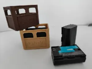 Stackable battery box for Canon LP-E6 Akku