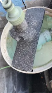 Swimming pool - vacuum cleaner flap pressure with water addition option