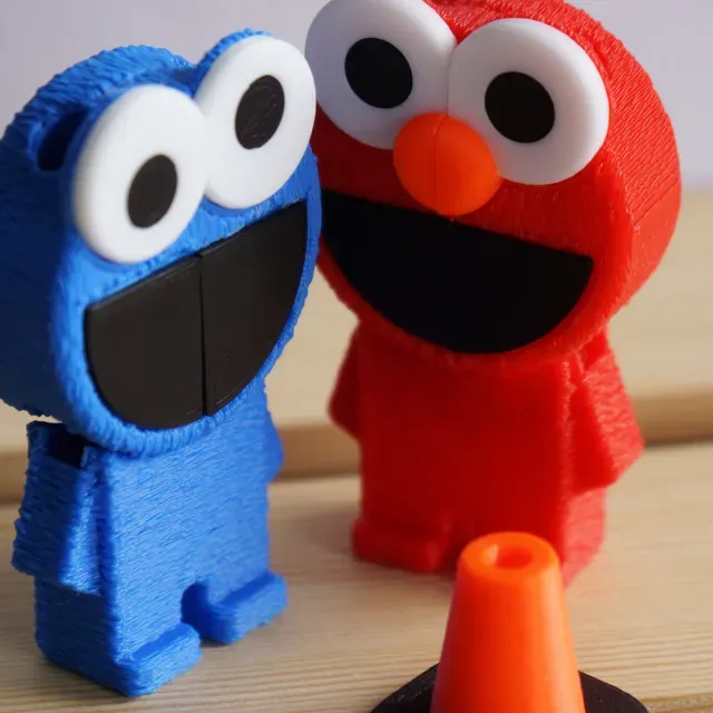 Zipper Pull - Elmo (Sesame Street) — Image 10 of 17