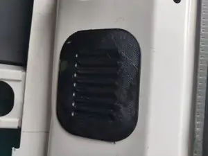 Renault Master 3, Deckel im letzten Holm an der Heckklappe