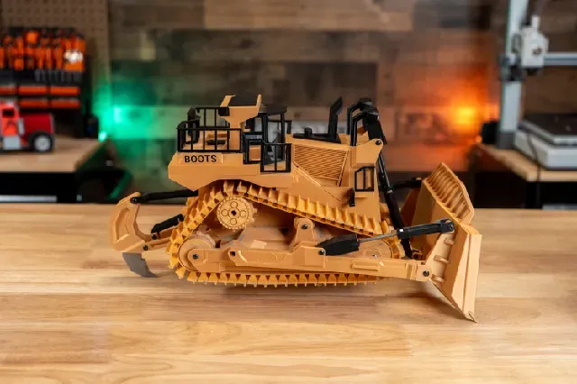 RC Dozer - DIY — Image 8 of 13