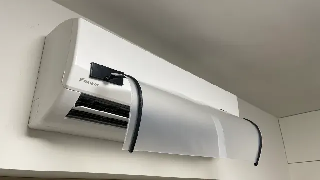 Air Conditioner Deflector Bracket – Clip Mount