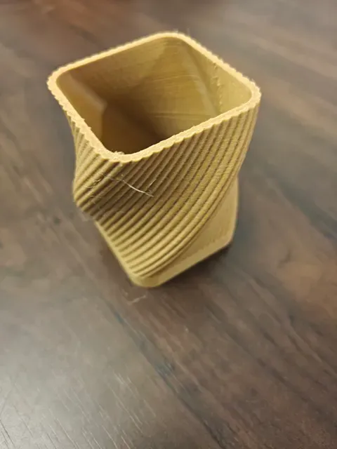 Twisted Ribbed Pen Cup — one part, no supports
