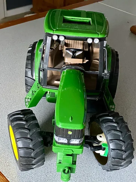 John Deere Tractor repaired - Suspension broke