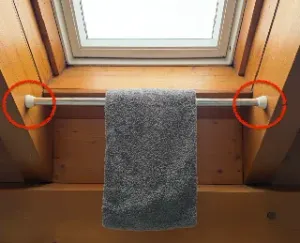 Replacement feet for a towel- or shower curtain rod