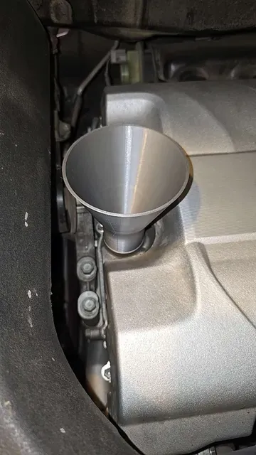 Oil funnel for Toyota cars